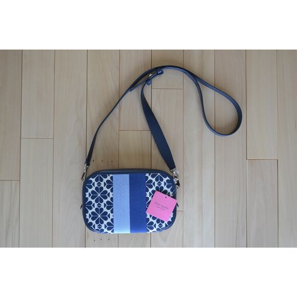 kate spade Handbags - NWT Kate Spade Crossbody Spade Flower
